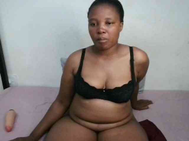 Hotqueenxxx webcam