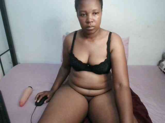 Hotqueenxxx webcam