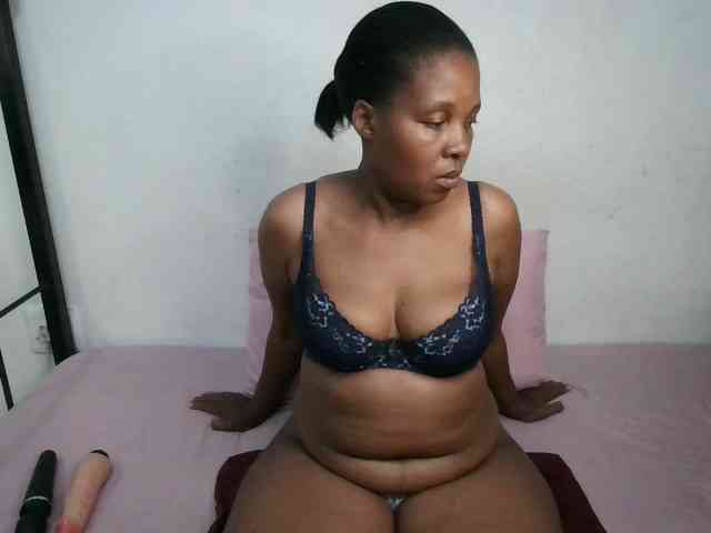 Hotqueenxxx webcam