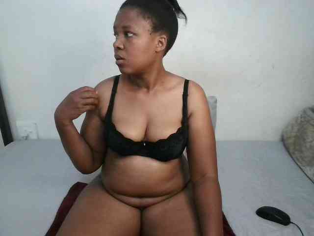 Hotqueenxxx webcam