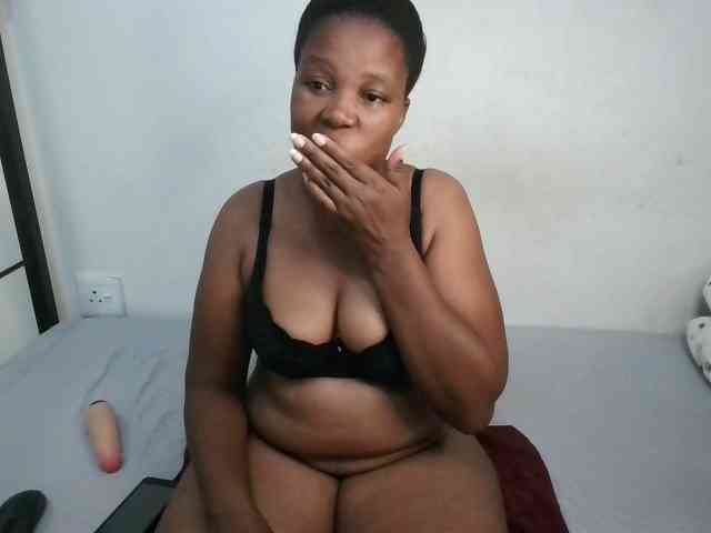 Hotqueenxxx webcam