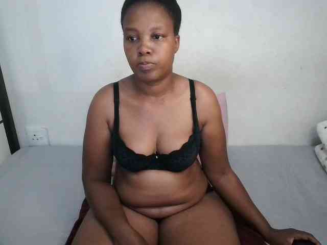 Hotqueenxxx webcam