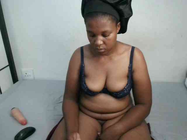 Hotqueenxxx webcam
