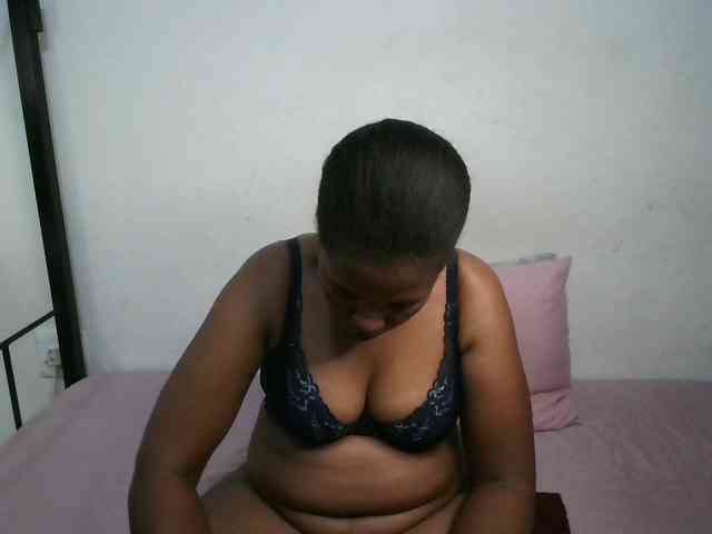 Hotqueenxxx webcam