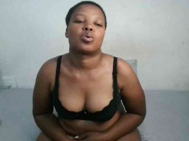 Hotqueenxxx webcam