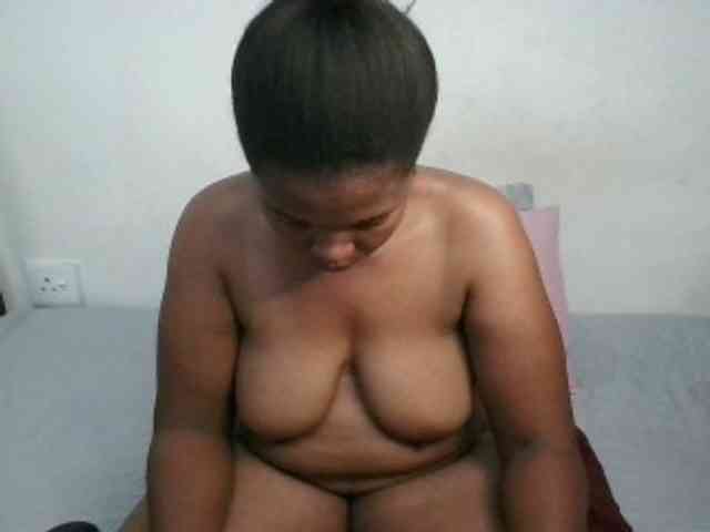Hotqueenxxx webcam