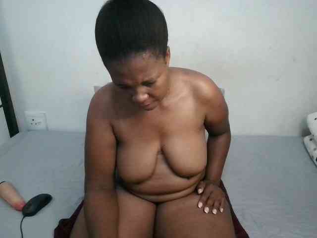 Hotqueenxxx webcam