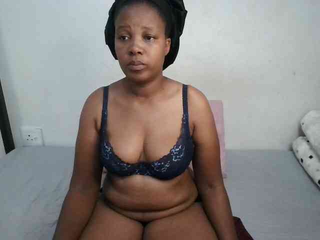 Hotqueenxxx webcam