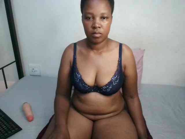 Hotqueenxxx webcam