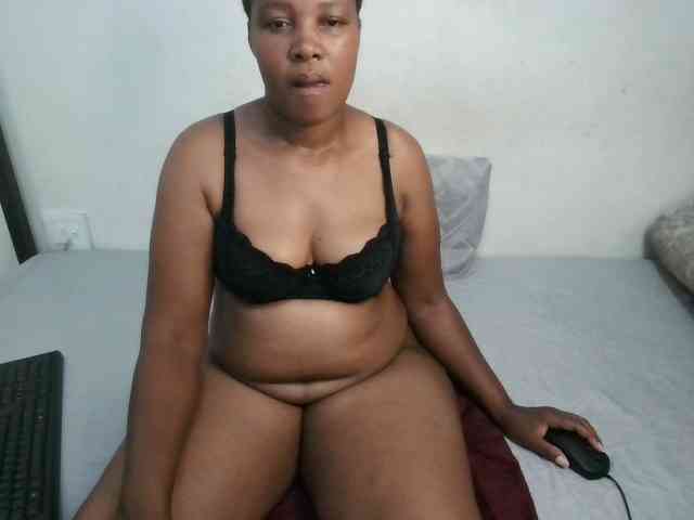 Hotqueenxxx webcam
