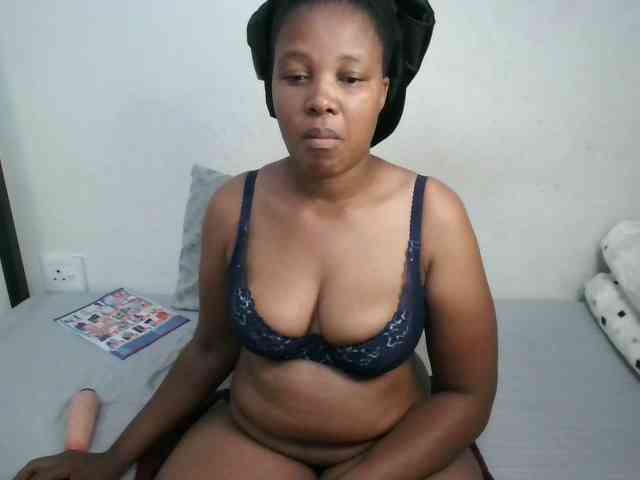 Hotqueenxxx webcam