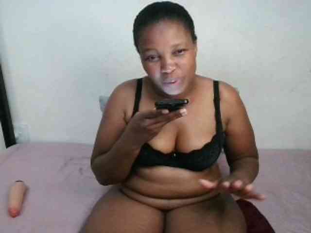 Hotqueenxxx webcam