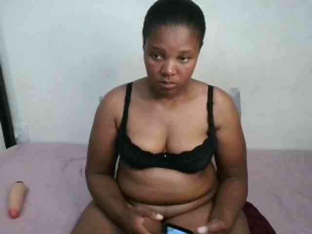 Hotqueenxxx webcam