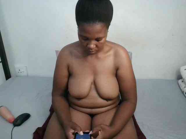 Hotqueenxxx webcam