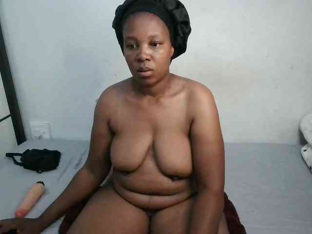 Hotqueenxxx webcam