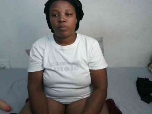 Hotqueenxxx webcam
