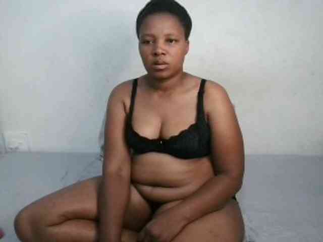 Hotqueenxxx webcam