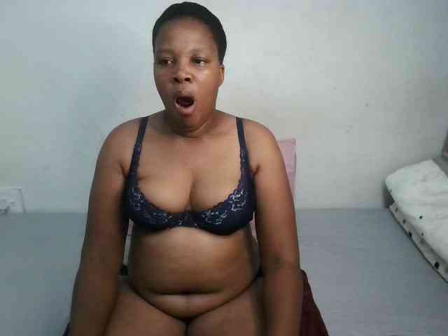 Hotqueenxxx webcam
