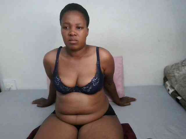 Hotqueenxxx webcam