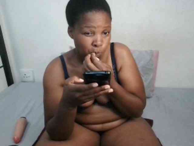 Hotqueenxxx webcam