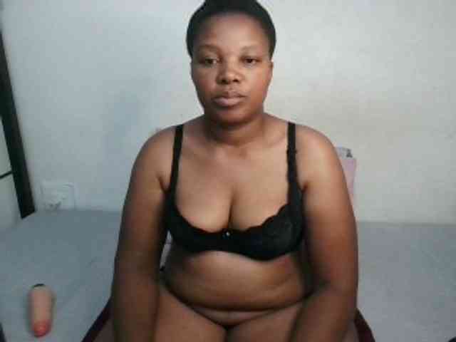 Hotqueenxxx webcam
