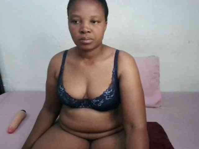 Hotqueenxxx webcam