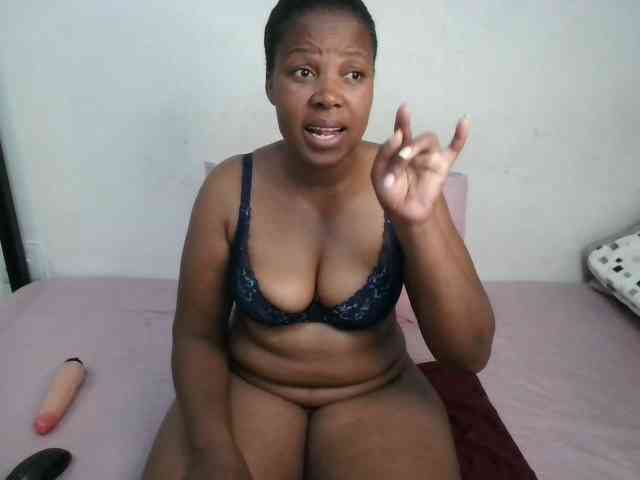 Hotqueenxxx webcam
