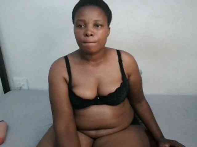 Hotqueenxxx webcam