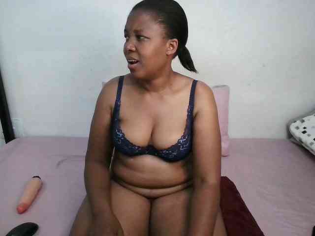 Hotqueenxxx webcam