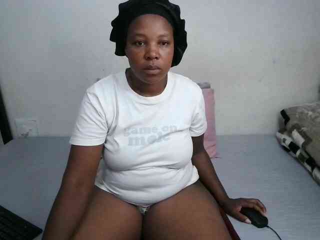 Hotqueenxxx webcam