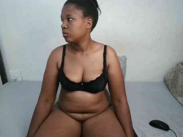 Hotqueenxxx webcam
