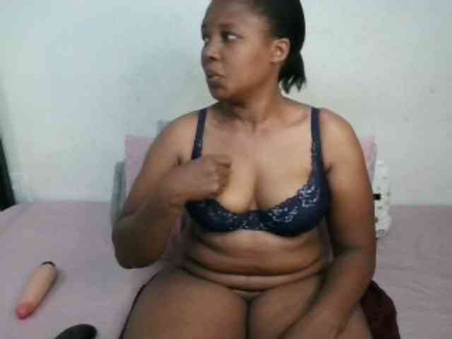 Hotqueenxxx webcam