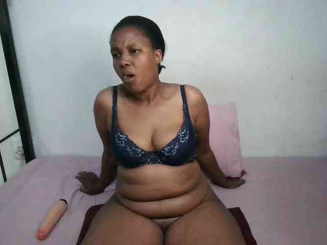 Hotqueenxxx webcam