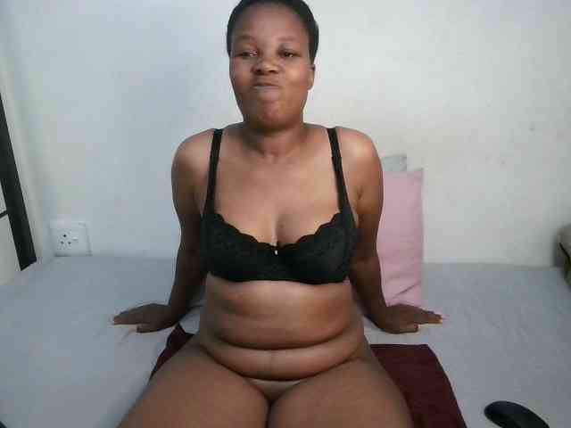 Hotqueenxxx webcam
