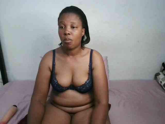 Hotqueenxxx webcam