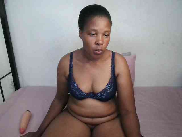 Hotqueenxxx webcam