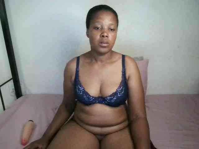 Hotqueenxxx webcam