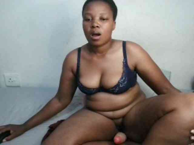 Hotqueenxxx webcam
