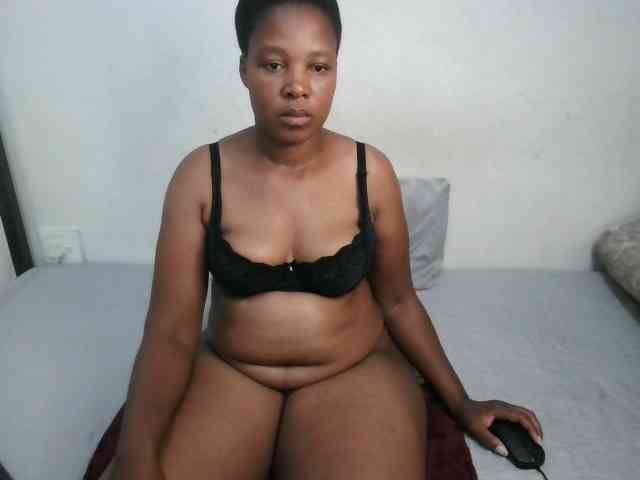 Hotqueenxxx webcam