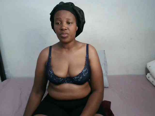 Hotqueenxxx webcam