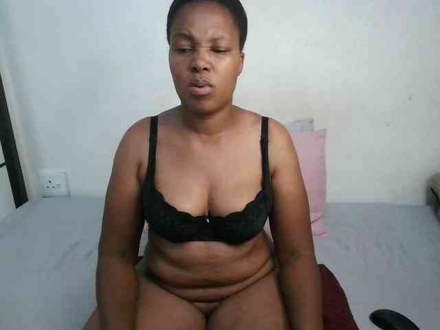 Hotqueenxxx webcam