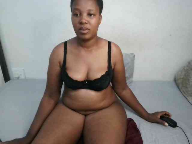 Hotqueenxxx webcam