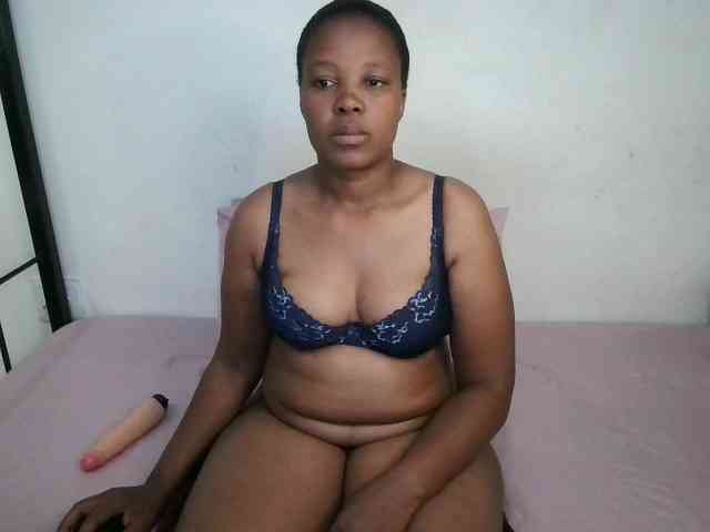 Hotqueenxxx webcam