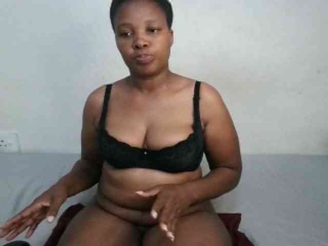 Hotqueenxxx webcam