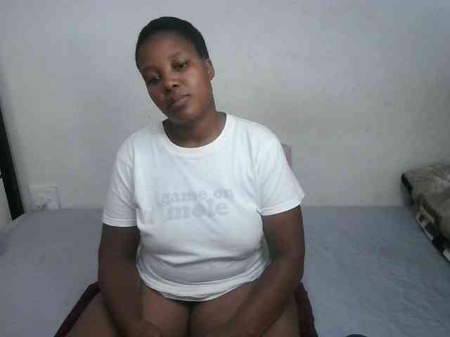 Hotqueenxxx webcam
