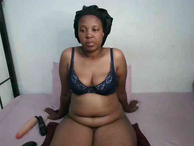 Hotqueenxxx webcam