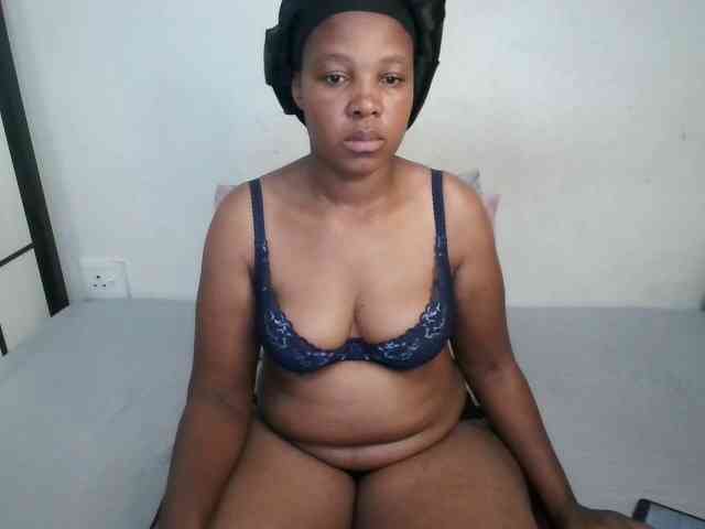 Hotqueenxxx webcam