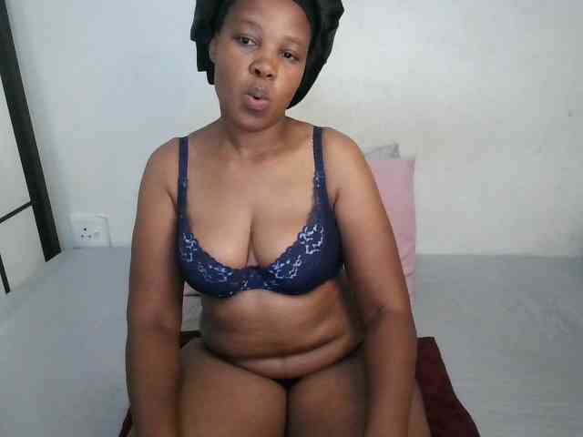 Hotqueenxxx webcam