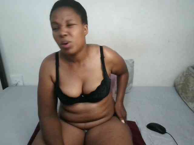 Hotqueenxxx webcam