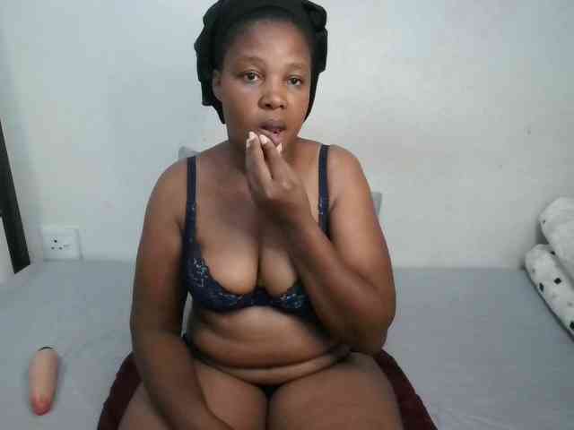 Hotqueenxxx webcam